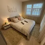 The Elite Iv Downtown Ac & Garage Parking Apartment