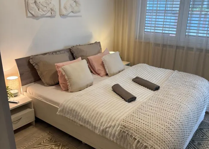 The Elite Iv Downtown Ac & Garage Parking شقة براتسيلافا